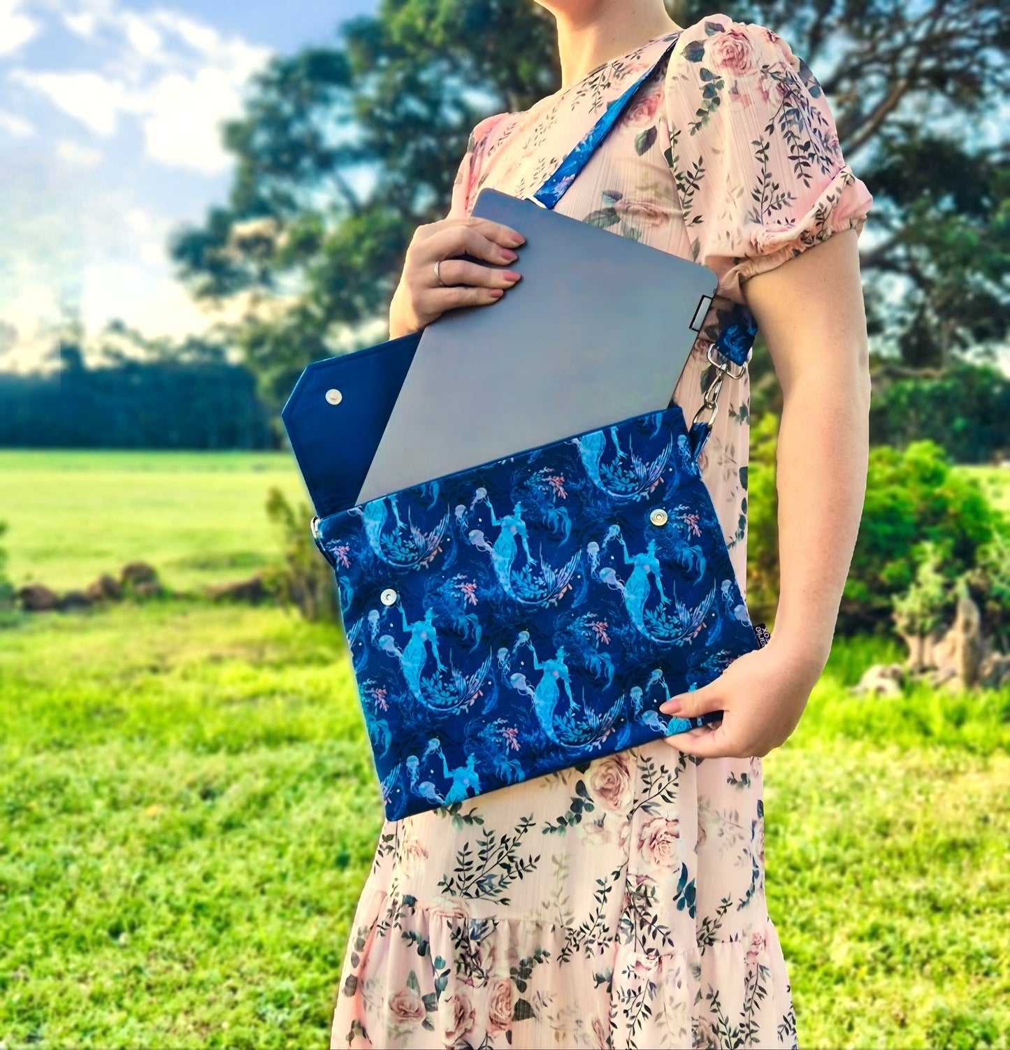 Ocean Queen satchel